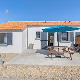 La Maison Familiale، فندق في Commequiers