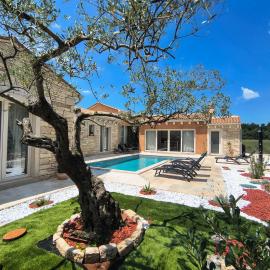 Villa Stonica, hotel a Kringa