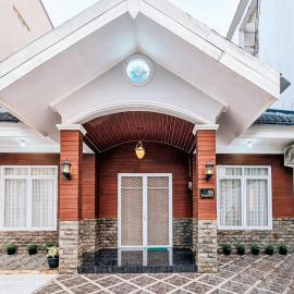 Nest Guest House by The Lavana, hotel in Sumbang