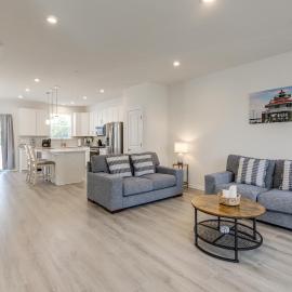 Walk to Cambridge Waterfront: Townhome w/ Deck