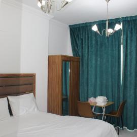 Bright & Cozy Studio Apartment
