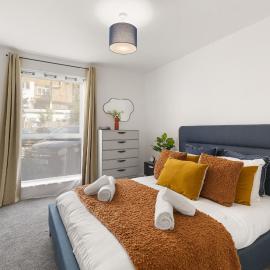 Stylish 2-Bed Apartment in Watford