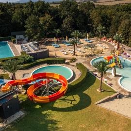 Chaty - Resort AQUA MARIA, hotel di Veľaty