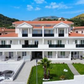 Hotel Diadema، فندق في ديامنتي