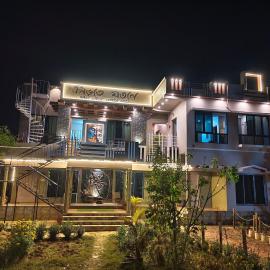 Nibhrite jotone homestay, hotel v destinaci Srī Niketan