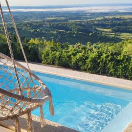 Villa Levanea by Mountain Villas Carin - Private Pool & Panoramic Views, 30 min from Zagreb, hotel in Plešivica