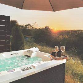 Tiny House mit Whirlpool und Sauna, hotel a Bermel