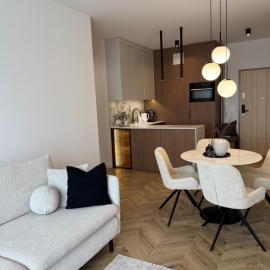 Casella Apartment E37 Let's Sea Baltic Park, хотел в Гонски