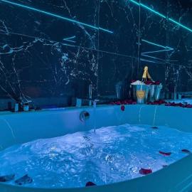 L'Eclipse - Love Room - Balnéo - Bien Être, hotel v destinácii Grenoble