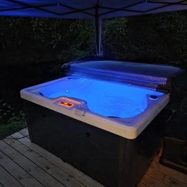 Waters Edge Lodge, hotel sa Caeathro