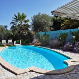 Ferienhaus Rafalenadjan, ideal für Familien, eigener Pool, schöne Terrasse, eigener Parkplatz by Riviera Homelife Management, hotel in Saint-Raphaël