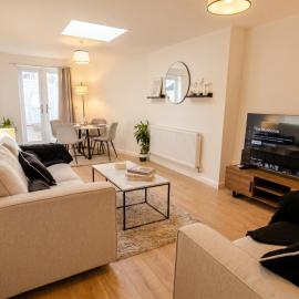 Boutique 3-Bed Oxford Home, Garden & Parking