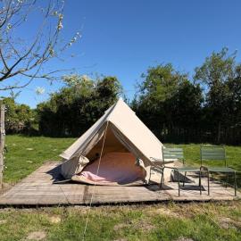 Super gezellige kleine tent, hotel em Wellen