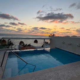 Loft con alberca y espectacular vista al mar