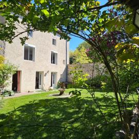 L'aparté Roussat, Hotel in Langres