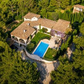 Villa d'exception en Provence, avec piscine et vue imprenable proche de St Rémy, Gordes, Eygalieres, Isle sur Sorgues, Hotel in Cavaillon