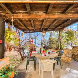 Faby House On Hilly Area & Lake View - Happy Rentals