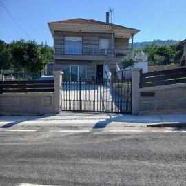 A Lucita-Ribeira Sacra, hotel in Rubiacós