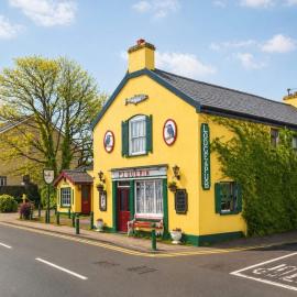 Kingfisher Lodge & Pub、Castleconnellのホテル