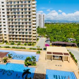 Amazing and lovely condo facing combination of poolview and mountain view, ξενοδοχείο σε Suba