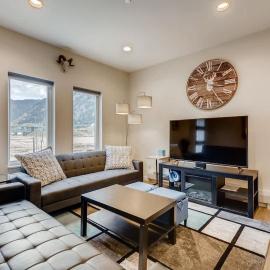 Elbert's Escape - Sleeps 8 - Lakefront Views New