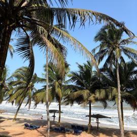 Sunflower Beach Resort, hotel em Senya Beraku