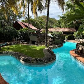 Private 1BR Retreat Queen Bed Pool Near El Coco Beach