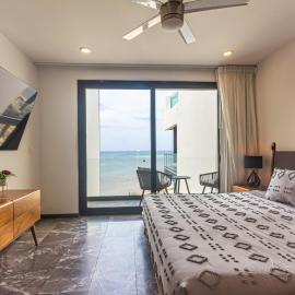 Oceanfront Condo Top Location Near 5th Ave