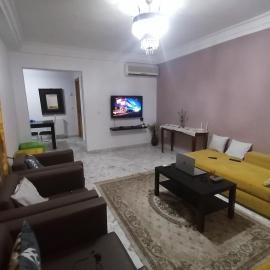 Appartement S3 Haut Standing 141m2 Connecté avec Fibre - 7-10 min Aéroport, Hotel in Borj Turki