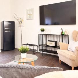 Stylisches Design-Apartment nahe SAP Walldorf Hockenheimring bis 4 Gäste, hotel en Sankt Leon-Rot