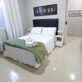 Casa c AR-condomínio prox ParkShopping Cpo Grande-CS2, Hotel in Monteiro