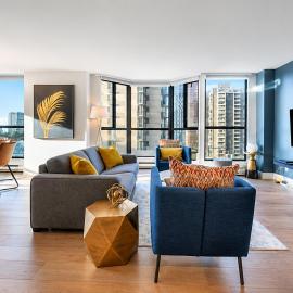 Spacious Downtown Vancouver Retreat with Beautiful Views