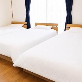 松山一棟貸し-無料駐車場-荷物預かり可能-ベビーベッド-コンビニ2分-松山城近く-地元商店街, Hotel in Matsuyama