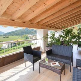 2 Bedroom Lovely Apartment In Premaor
