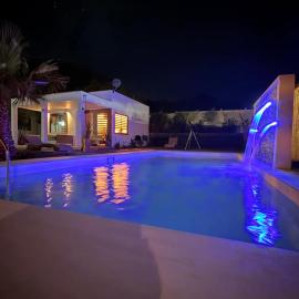 Cabañas Torres del Sol, hotel sa Vicuña