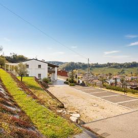 2 Bedroom Gorgeous Apartment In Premaor