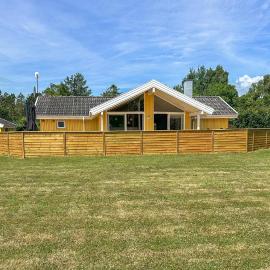 Holiday Home Laxtonvej Humble, hotel en Humble