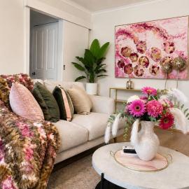 Holiday House in Laverton Modern Comfort ,Walk to Train Station,Car Hire Option, hotel in Laverton