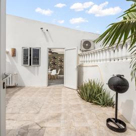 San Nicolas Retreat, hotel a Rooi Master