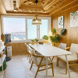 Yeongdo Ocean View Stay, Hotel in Yŏng-do