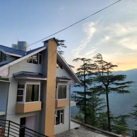 Deodar Bliss-Kufri Hill View Retreat, hotel v destinácii Cheog