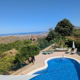 Los Azahares - Apartments & Meerblick, hotelli kohteessa Bédar