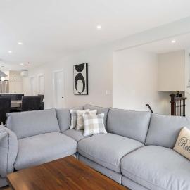 Beautiful and Spacious 3BD Condo in Somerville, hotel en Somerville