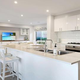 The panorama retreat- sleeps 12, aircon, brand new, great multifamily stay, beach, wineries, golf, hotel in Portarlington
