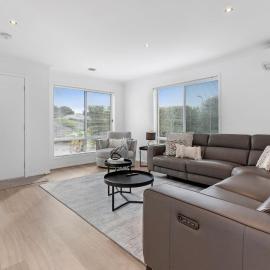 Haven in Grove quiet area, comfort, close to beach and shops