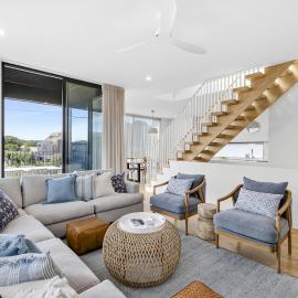 Colite Luxury Barwon Heads Sleeps 8 Rooftop deck 2 minute walk to the main shops river and parks