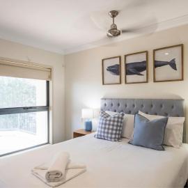 Breakers Unit 1 8- Ocean Views - Stone Real Estate Yamba, hotelli kohteessa Yamba