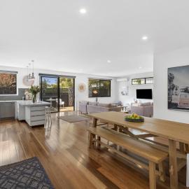 Bridge Beach House Central Barwon Heads Sleeps 12 Walk everywhere Modern beach house Disability Accessible