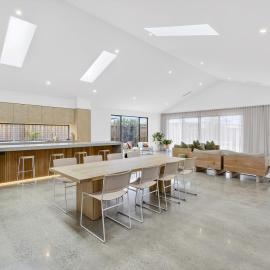 Duneview Luxe Ocean Grove Sleeps 8, 4 bedroom, aircon,heating throughout, Designer quality, Perfect wedding stay, family friendly, Beach, Park, Shops