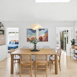 Swan Beach House for 7 Pet friendly Modern Aircon Walking distance to Beach and walking tracks, hotel i St Leonards